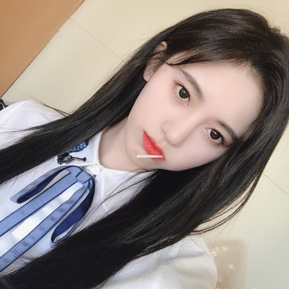 《某男星被前女友晒聊天记录，称其恋爱期间同时约三人》配图